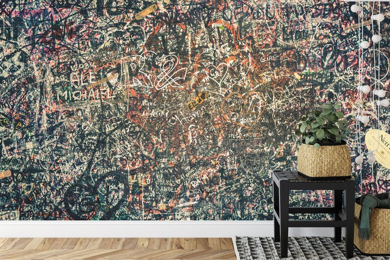 Verona, Italy, Graffiti Wall Mural, Juliet's House Lovers Messages